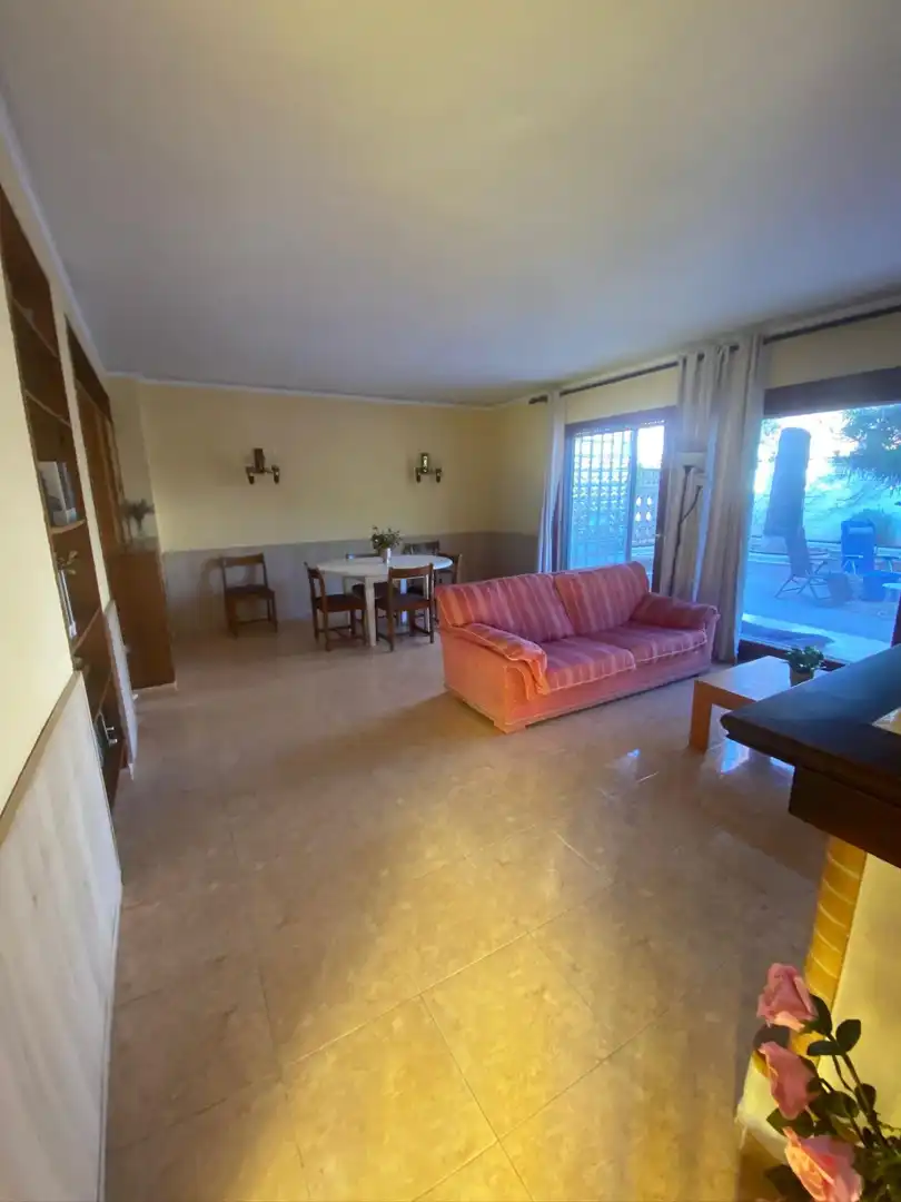 Sala d'estar de Casa o xalet en venda en Sagunto / Sagunt amb Aire condicionat, Jardí privat i Terrassa