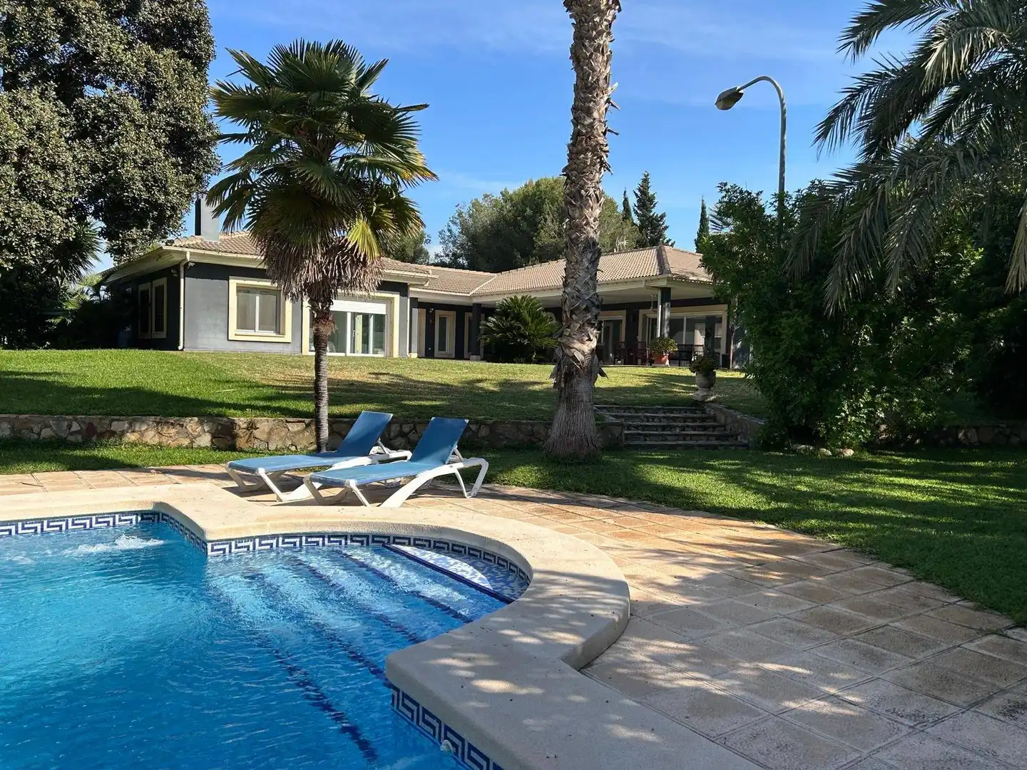 Chalet con piscina en venta en Camino del Ciprés, imagen 2