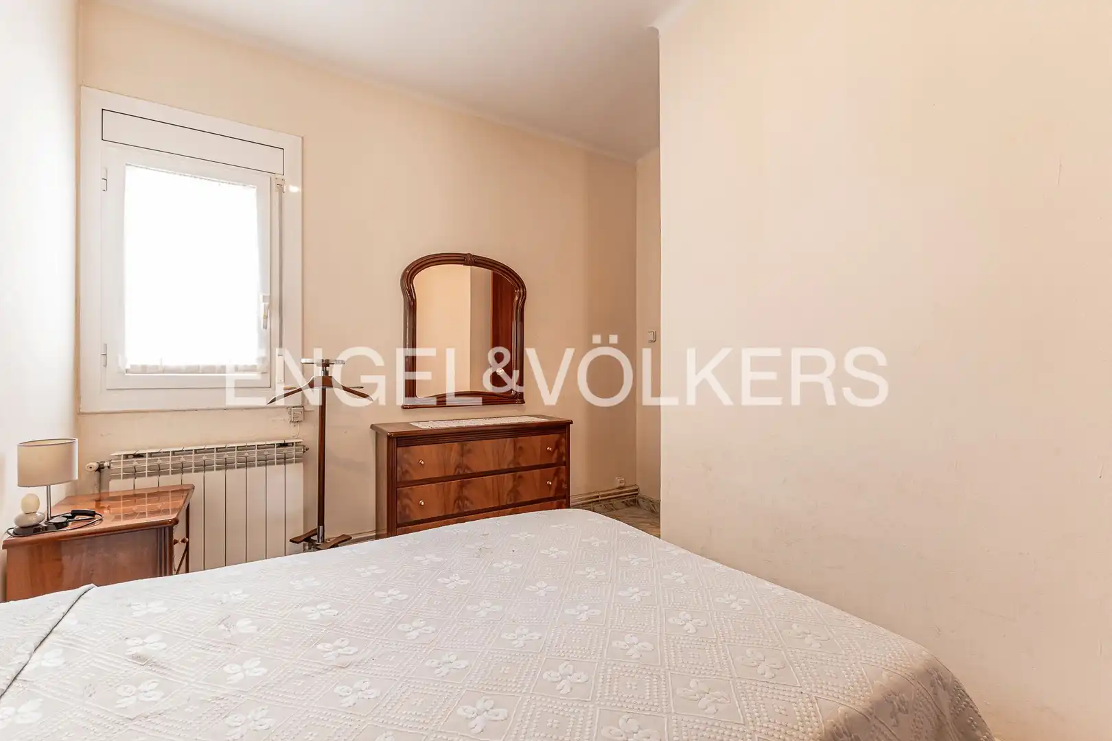 Schlafzimmer von Wohnung zum Verkauf in Barcelona mit Heizung und Balkon
