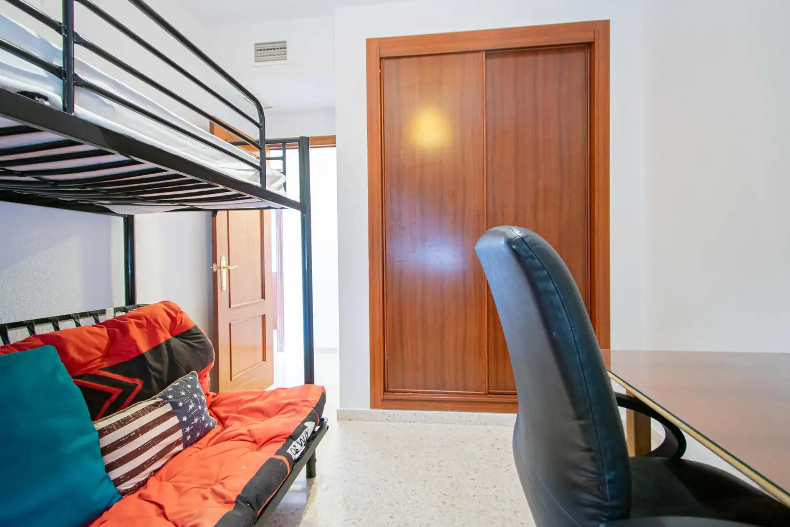 Bedroom of Flat for sale in Sevilla  with Air Conditioner, Storage room and Balcony