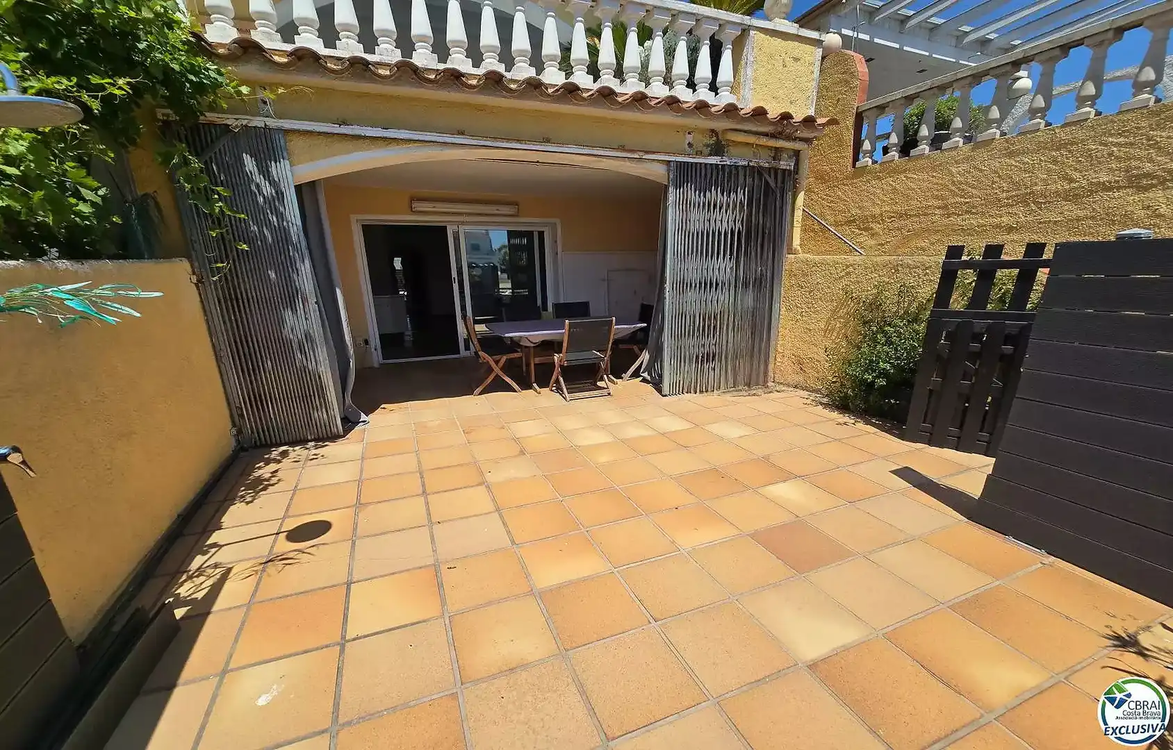 Terraza de Piso en venta en Empuriabrava con Aire acondicionado, Jardín privado y Amueblado