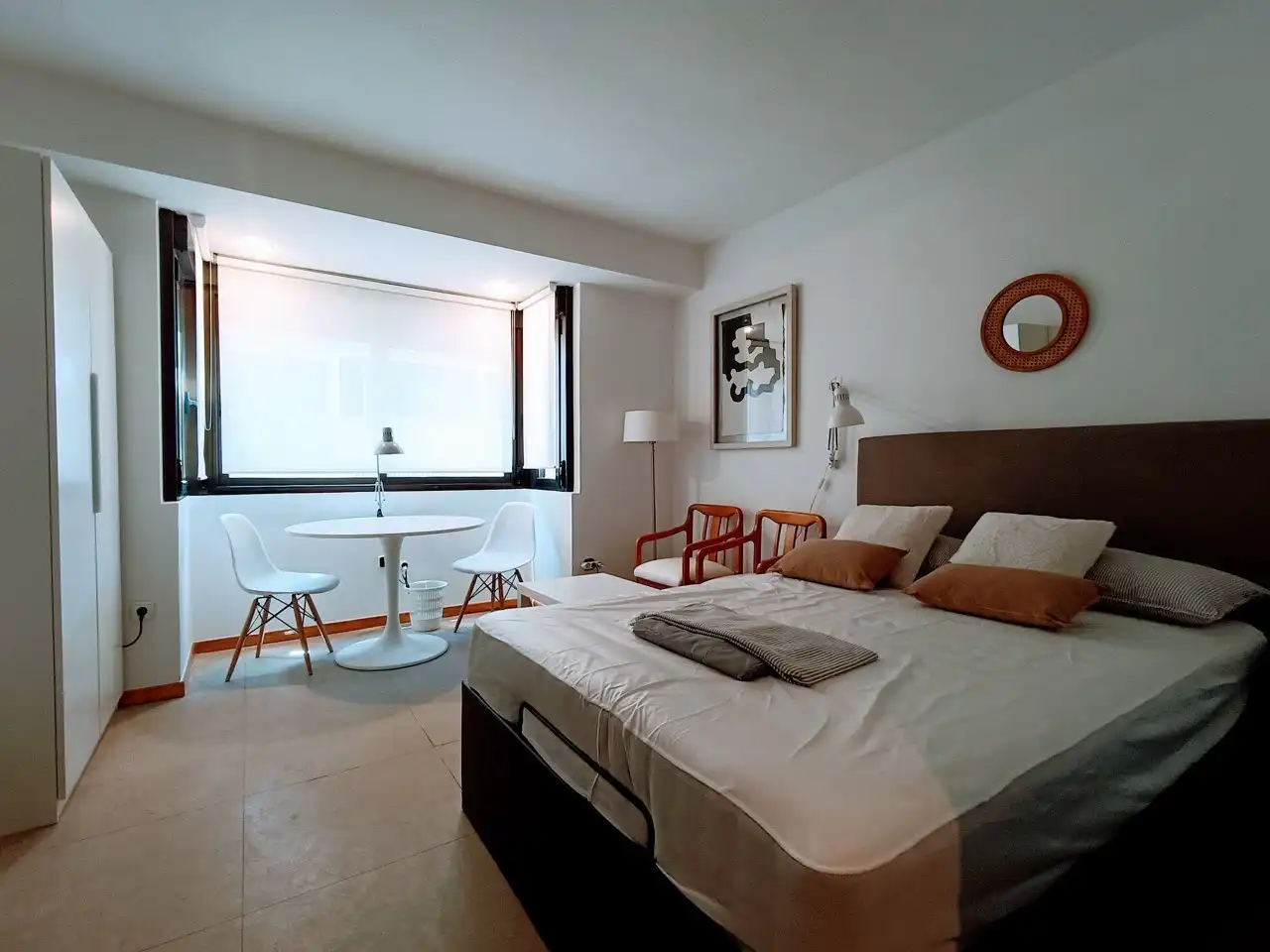 Schlafzimmer von Wohnung zur Miete in  Madrid Capital mit Möbliert, Waschmaschine und Mikrowelle