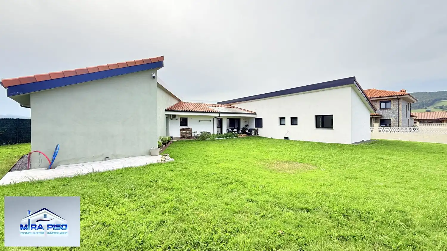 Vista exterior de Casa o chalet en venta en Las Rozas de Valdearroyo  con Calefacción, Terraza y Trastero