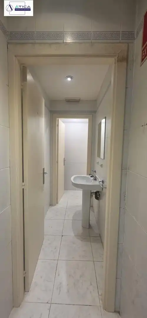 Gewerbefläche zum Verkauf in Avenida de la Reina Victoria, imagen 19