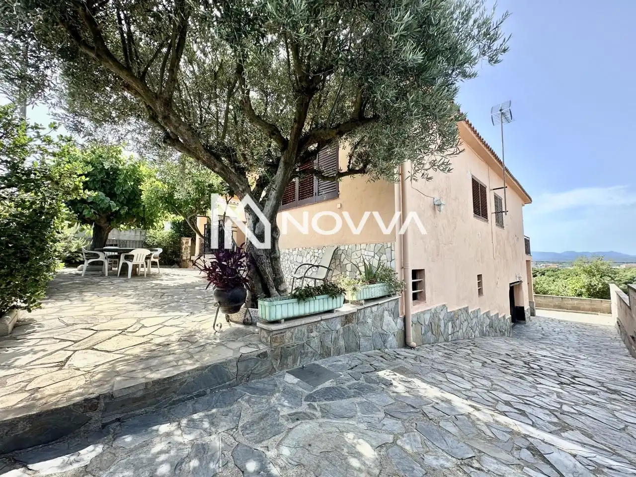 Vista exterior de Casa o xalet en venda en Palafolls amb Jardí privat