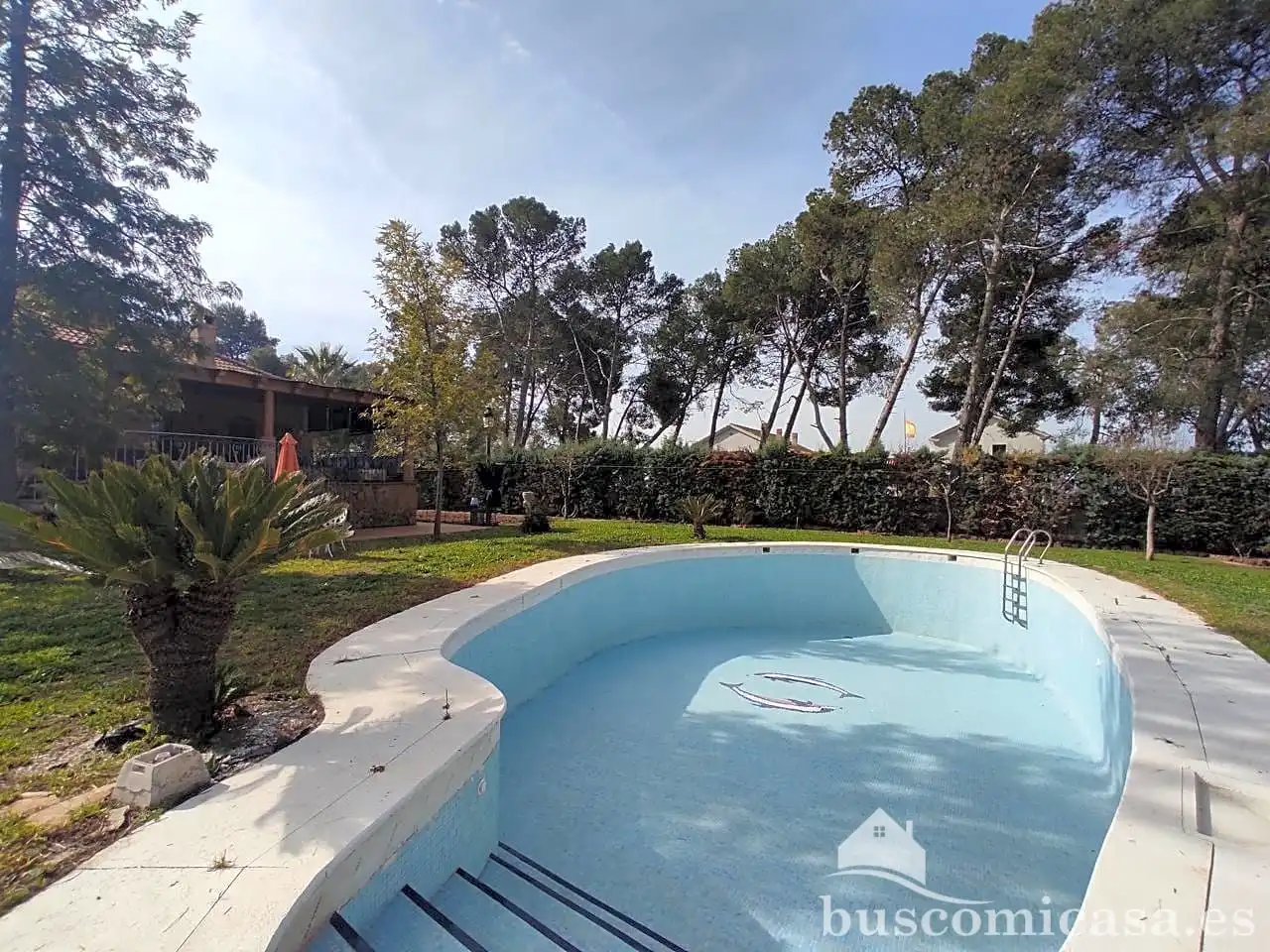 Piscina de Casa o xalet en venda en Linares amb Aire condicionat, Calefacció i Jardí privat