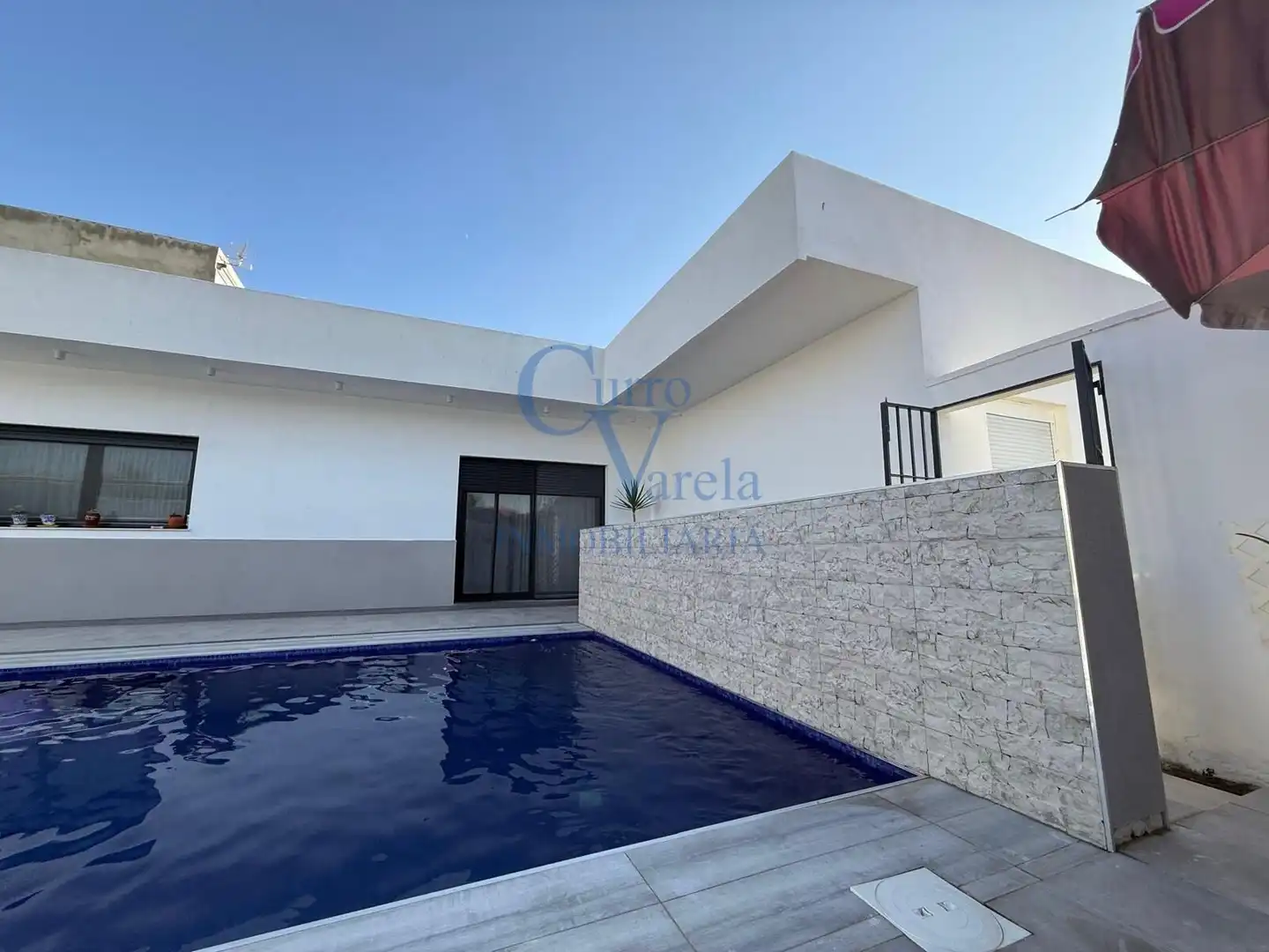 Vista exterior de Finca rústica en venta en Dos Hermanas con Aire acondicionado, Calefacción y Trastero