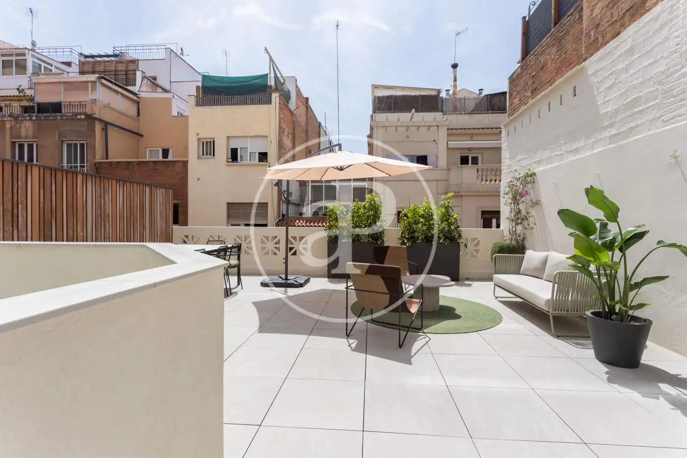 Appartamento con terrazza in affitto a Trav. de Dalt, imagen 23