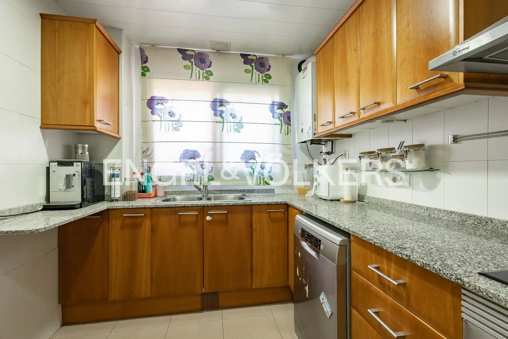 Kitchen of Attic for sale in Esplugues de Llobregat  with Air Conditioner, Heating and Parquet flooring
