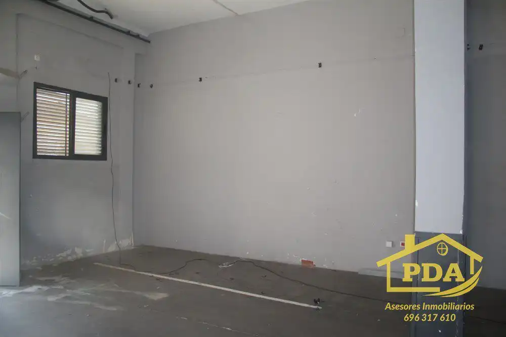 Business premises for sale in Palma del Río, imagen 2