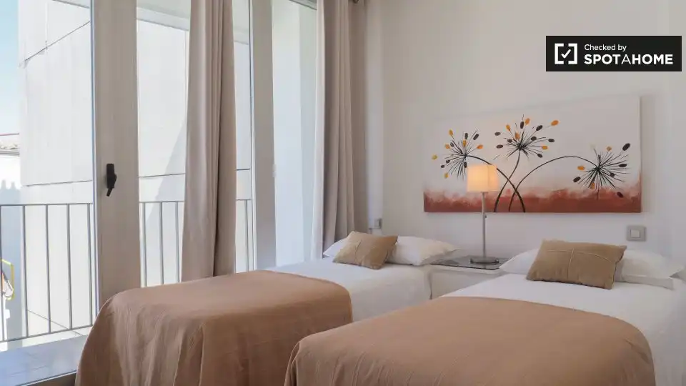 Bedroom of Flat for rent in Madrid  with Air Conditioner, Heating and Furnished