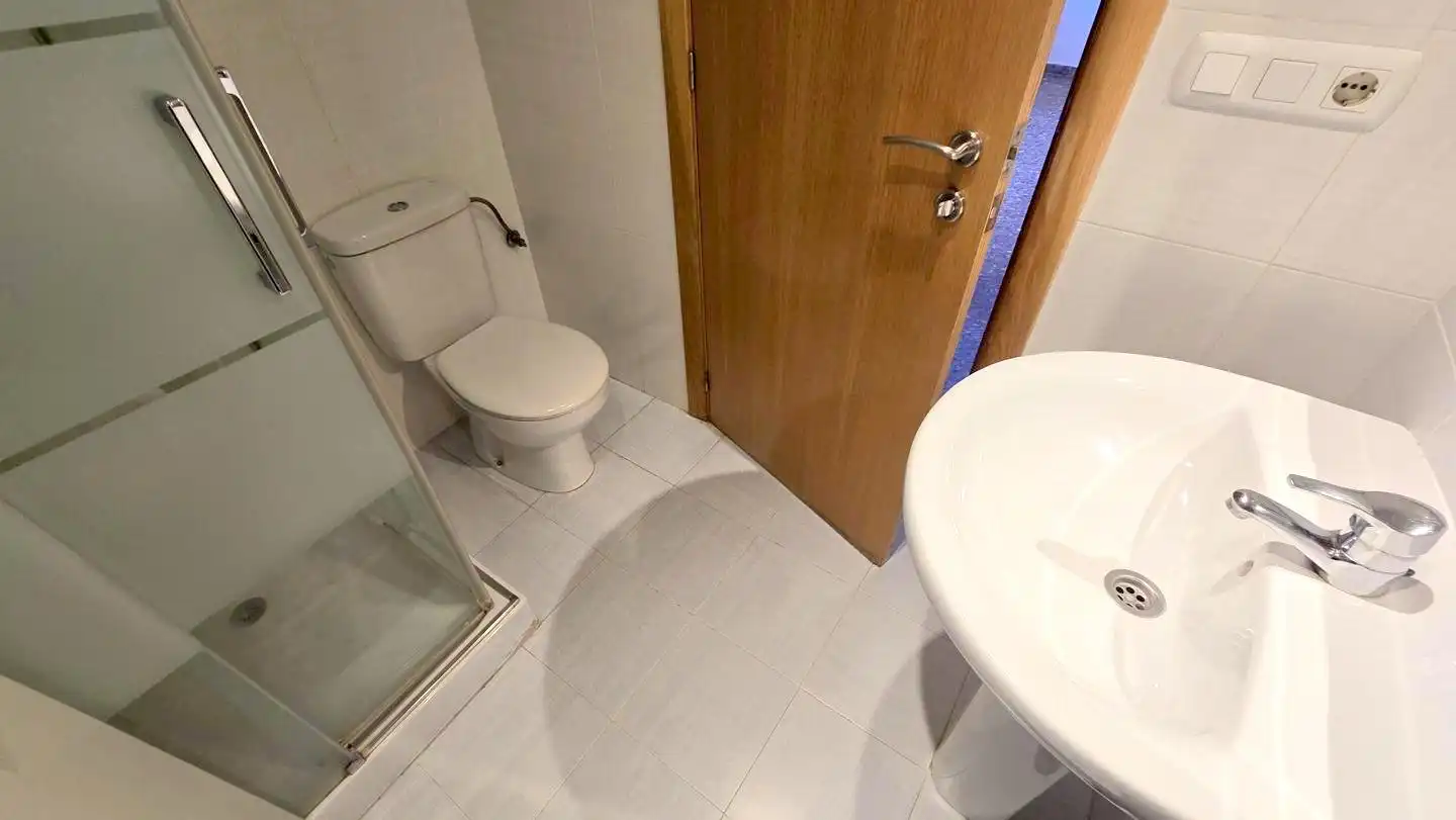 Baño de Apartamento en venta en Gandia con Calefacción, Terraza y Trastero