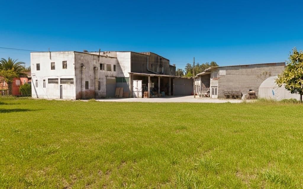 Exterior view of Industrial buildings for sale in Cuntis