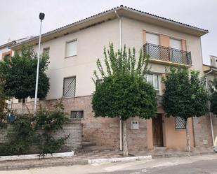 Vista exterior de Casa o xalet en venda en El Carpio amb Calefacció, Terrassa i Traster