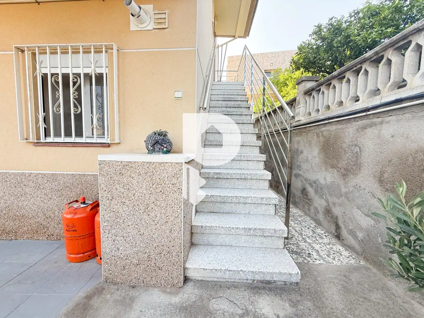 Exterior view of Houses for sale in Sant Vicenç Dels Horts  with Air Conditioner, Heating and Private garden