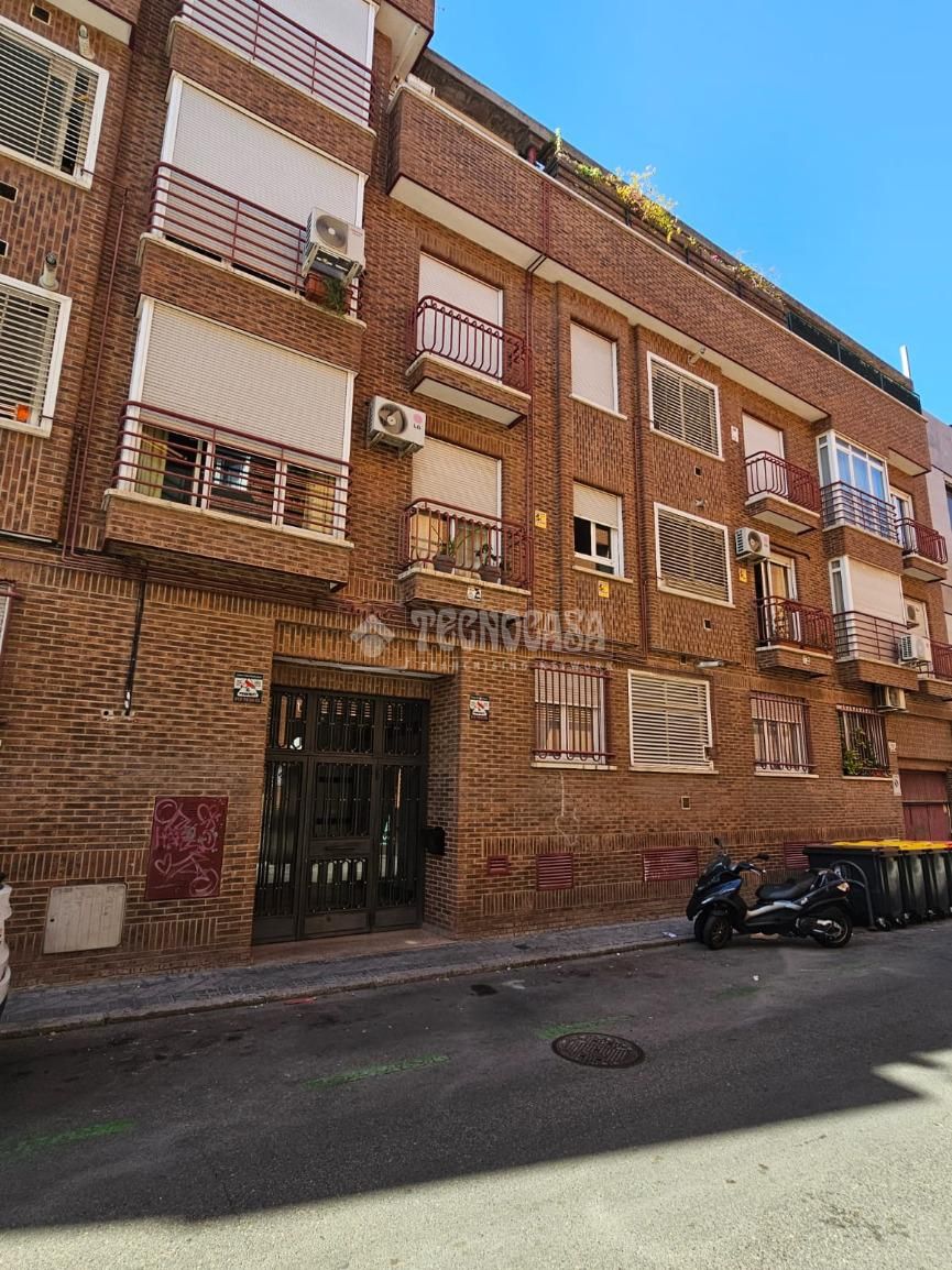 Exterior view of Flat for sale in  Madrid Capital  with Heating, Storage room and Balcony