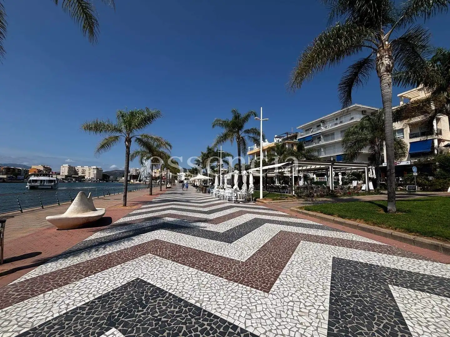 Vista exterior de Apartamento en venta en Gandia con Aire acondicionado, Terraza y Balcón