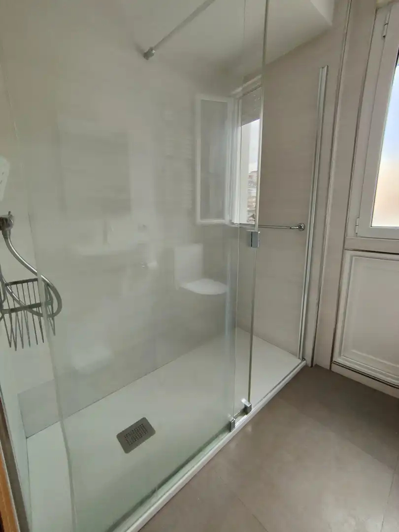 Bathroom of Flat for rent in Santander  with Heating and Parquet flooring