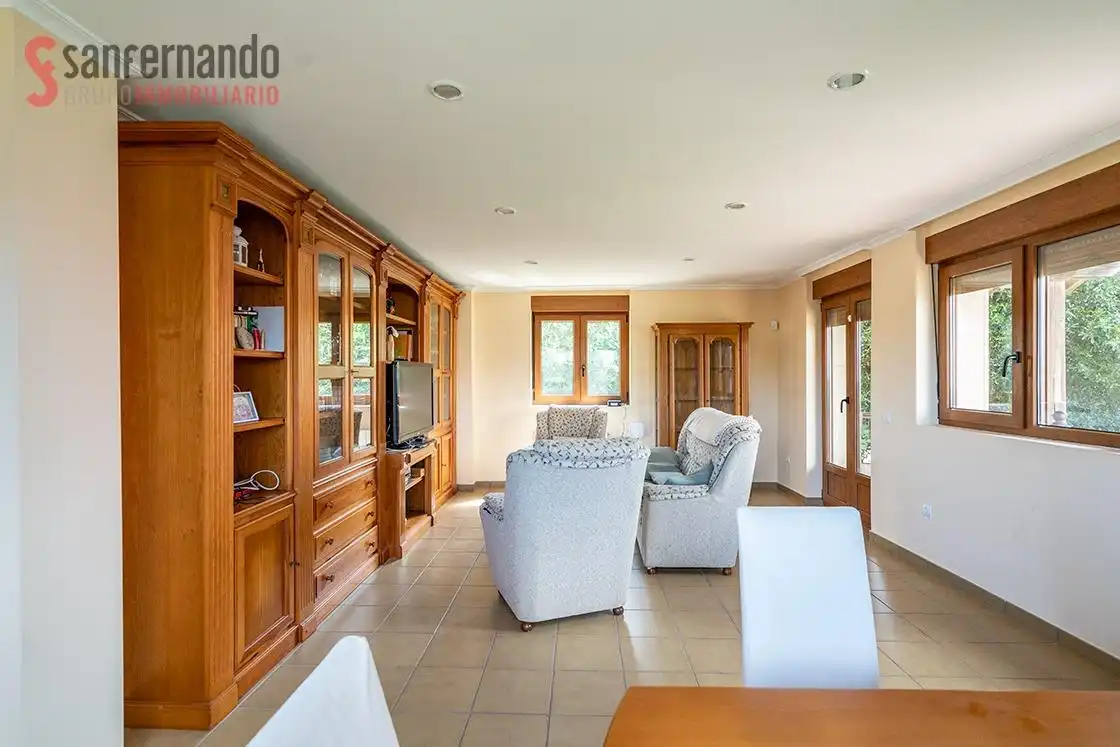 Sala de estar de Casa o chalet en venta en Santa Cruz de Bezana con Calefacción, Jardín privado y Balcón