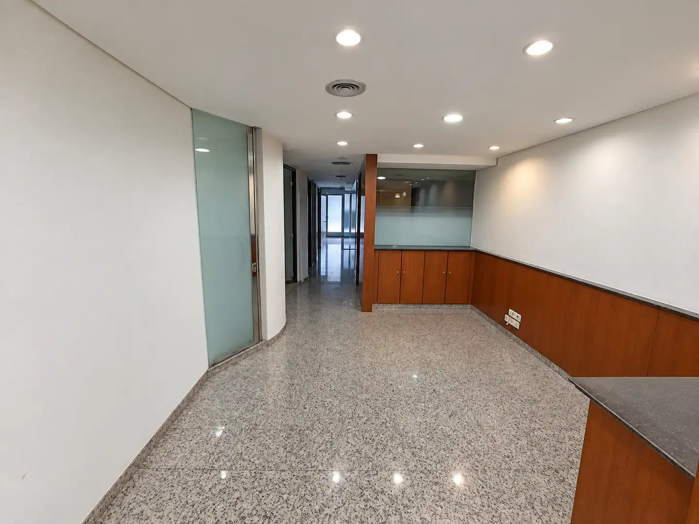 Local comercial en venda a Gran Via de les Corts Catalanes 1088, imagen 4