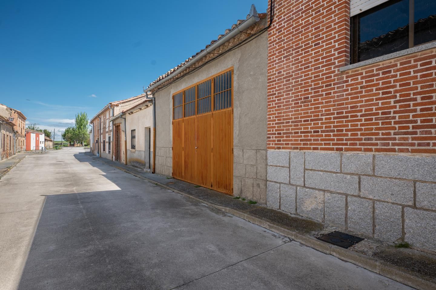 Exterior view of House or chalet for sale in Velayos  with Heating, Terrace and Storage room