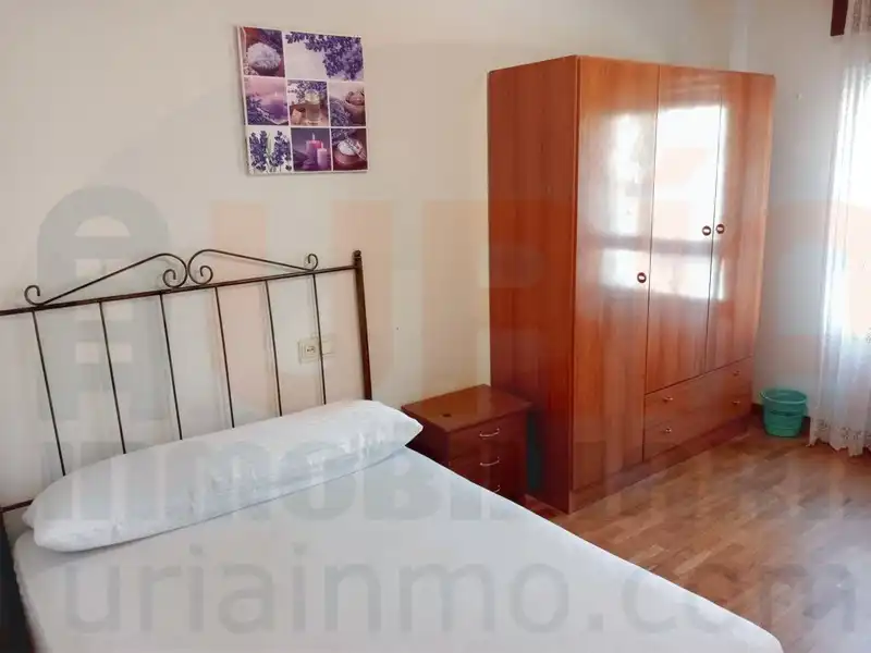 Schlafzimmer von Wohnung zur Miete in Oviedo  mit Heizung, Möbliert und Ofen