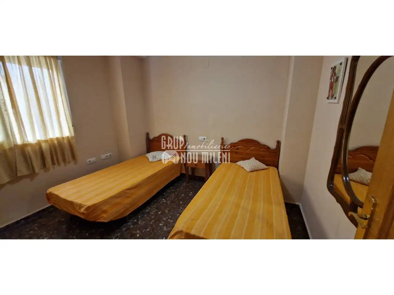 Habitación de Piso en venta en Burjassot con Amueblado y Balcón