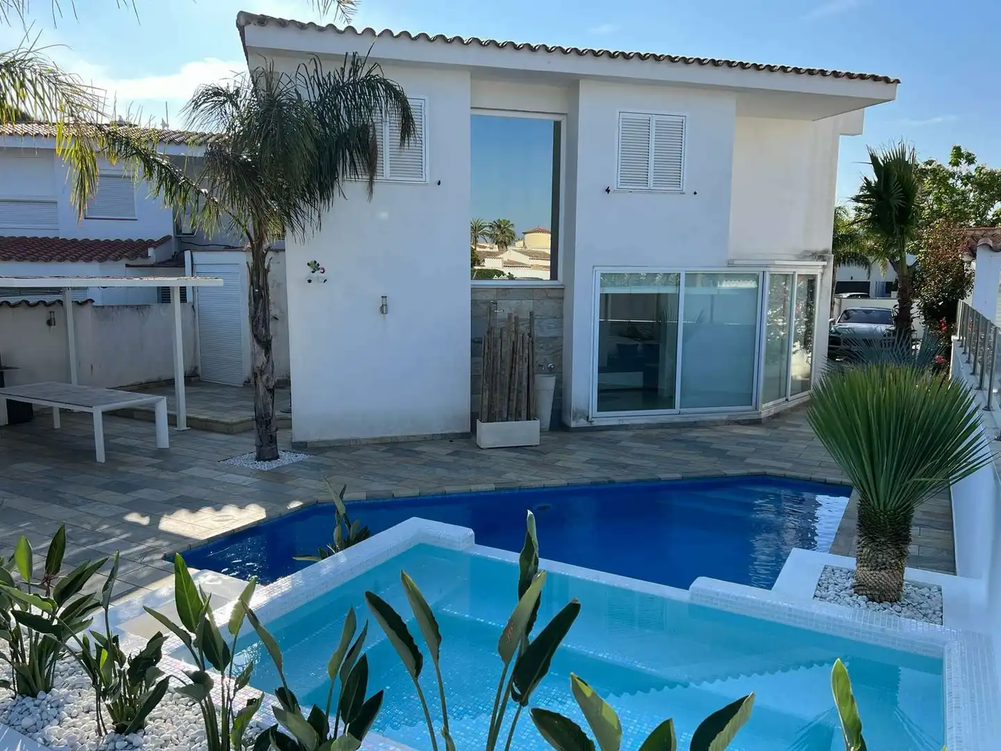 Casa amb piscina en venda a Cap Ras - Creus - Falconera