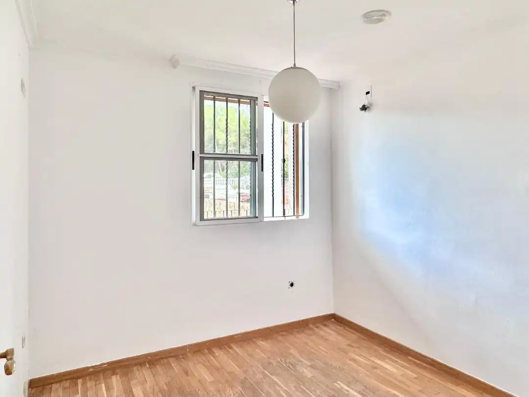 Dormitori de Casa adosada en venda en Gilet amb Terrassa, Piscina i Balcó