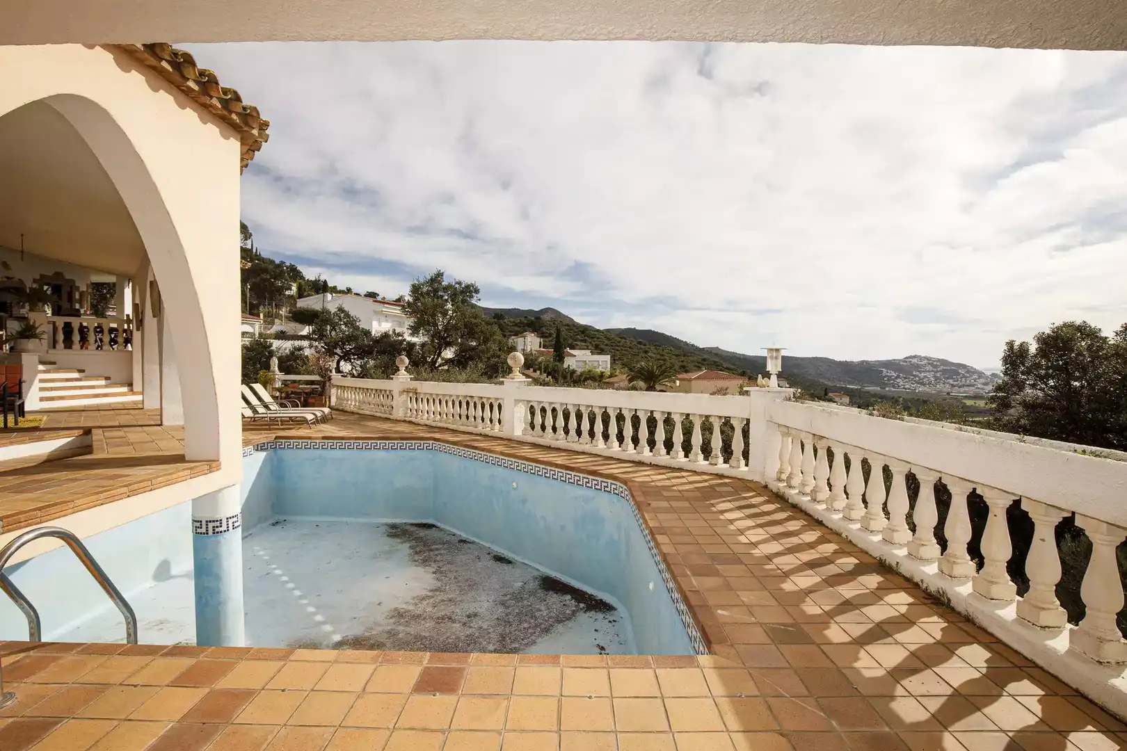 Piscina de Casa o xalet en venda en Roses amb Aire condicionat, Calefacció i Jardí privat