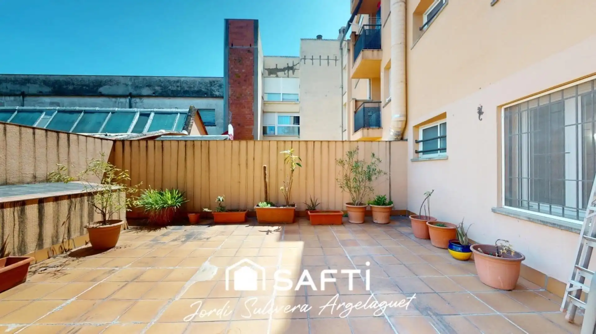 Vista exterior de Piso en venta en Girona con Aire acondicionado, Calefacción y Terraza