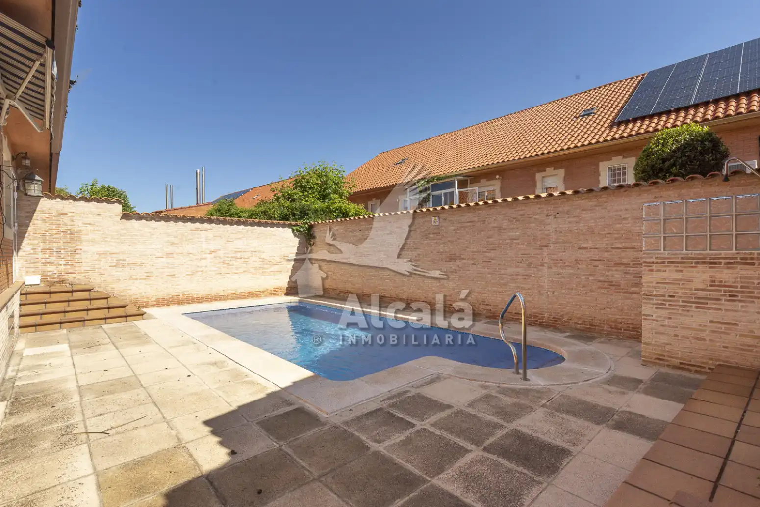 Piscina de Casa adosada en venta en Villalbilla con Aire acondicionado, Calefacción y Parquet