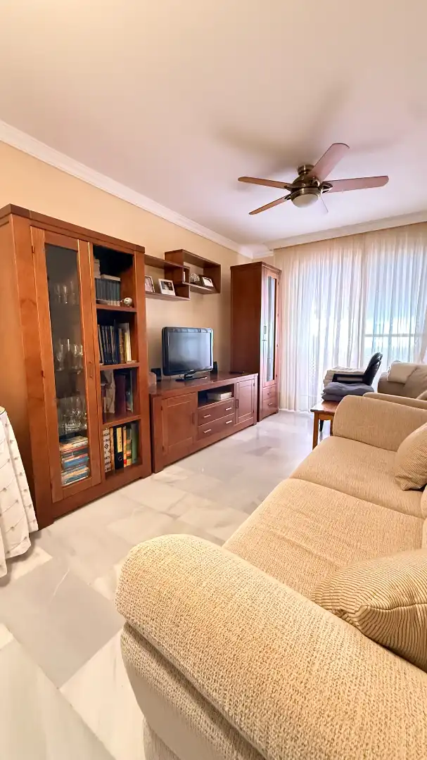 Sala de estar de Piso en venta en Marbella con Terraza, Amueblado y Horno