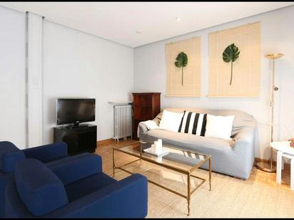 Living room of Flat to rent in  Madrid Capital  with Heating, Furnished and Washing machine