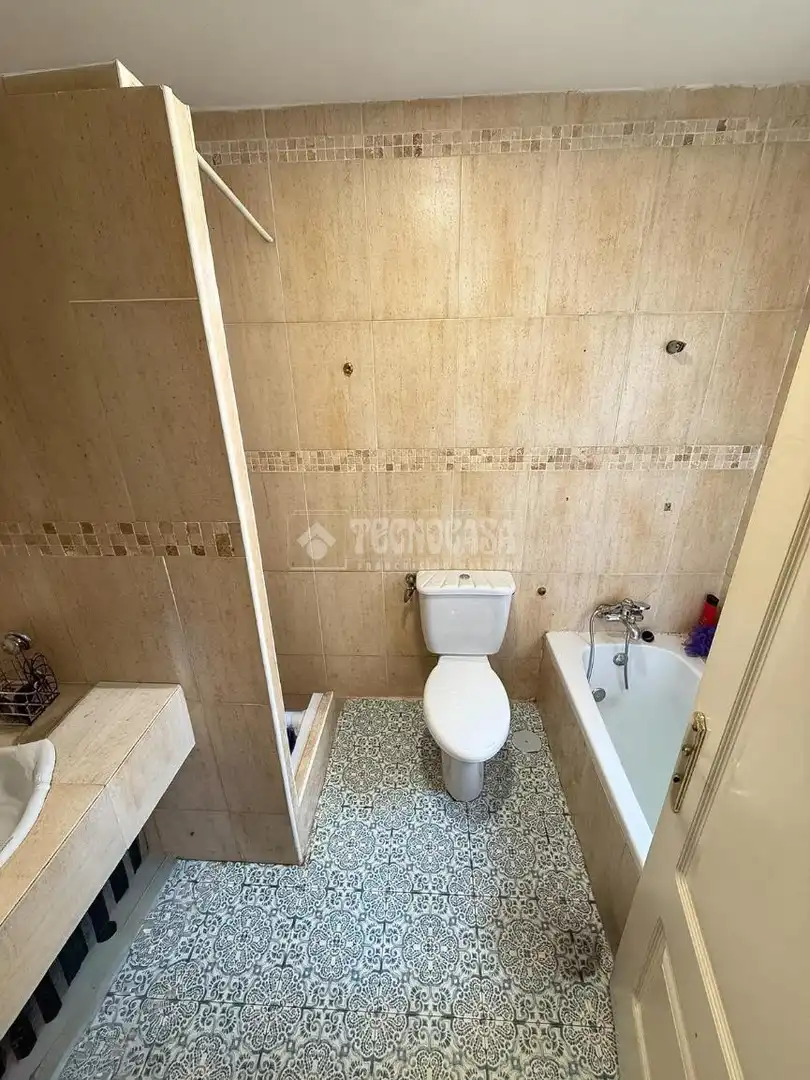 Bany de Pis en venda en Coslada amb Calefacció