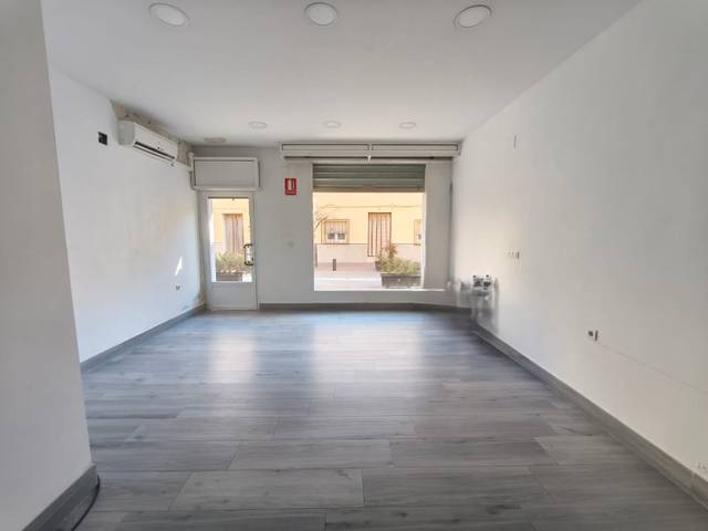Local comercial en Alquiler en Cúllar Vega