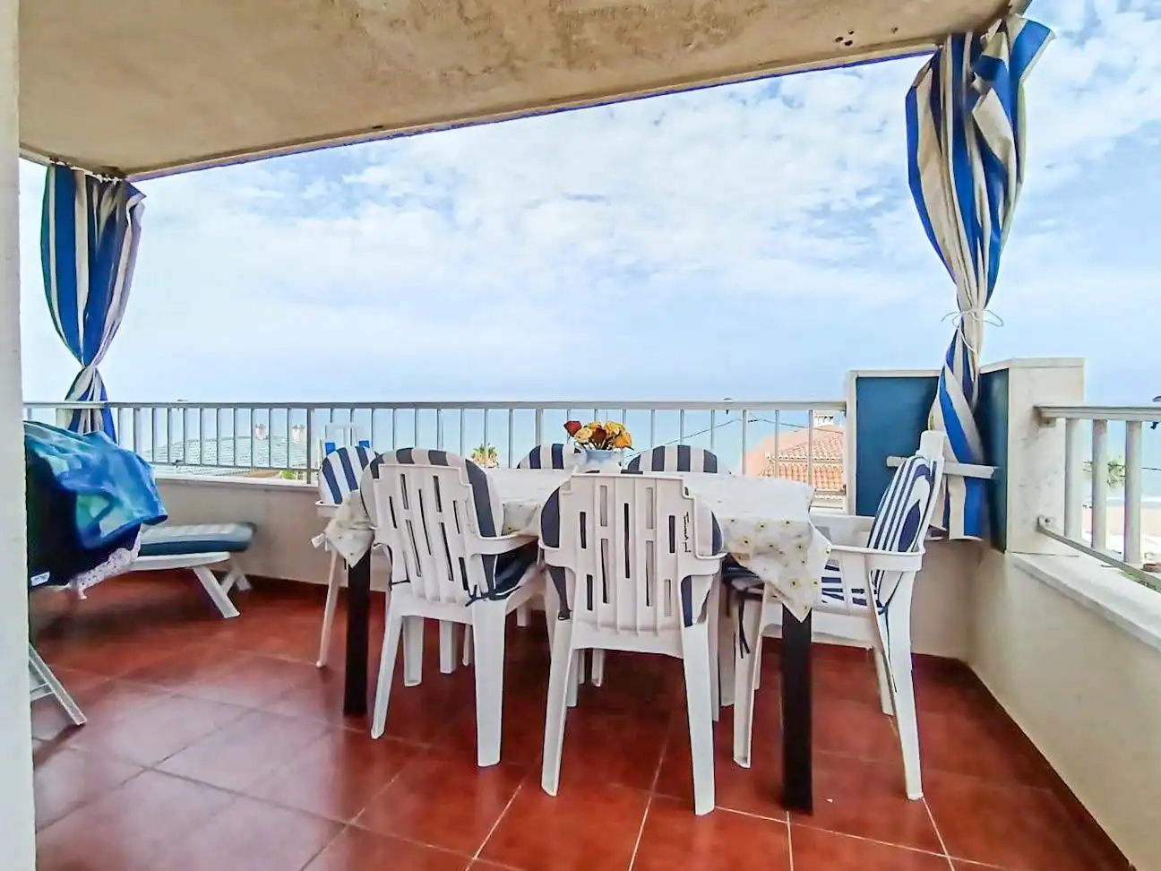 Terrassa de Apartament en venda en Miramar amb Terrassa, Moblat i Piscina comunitària