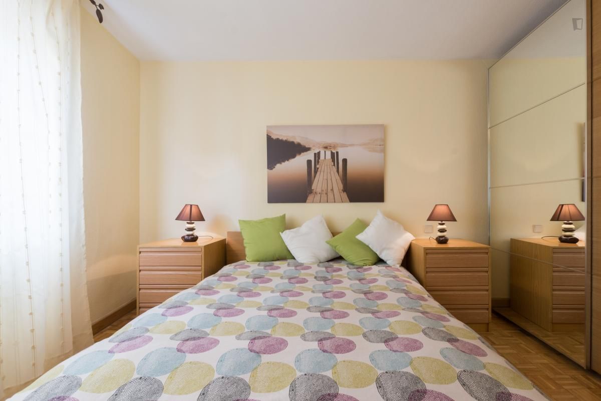 Apartament per a compartir a Reyes Católicos