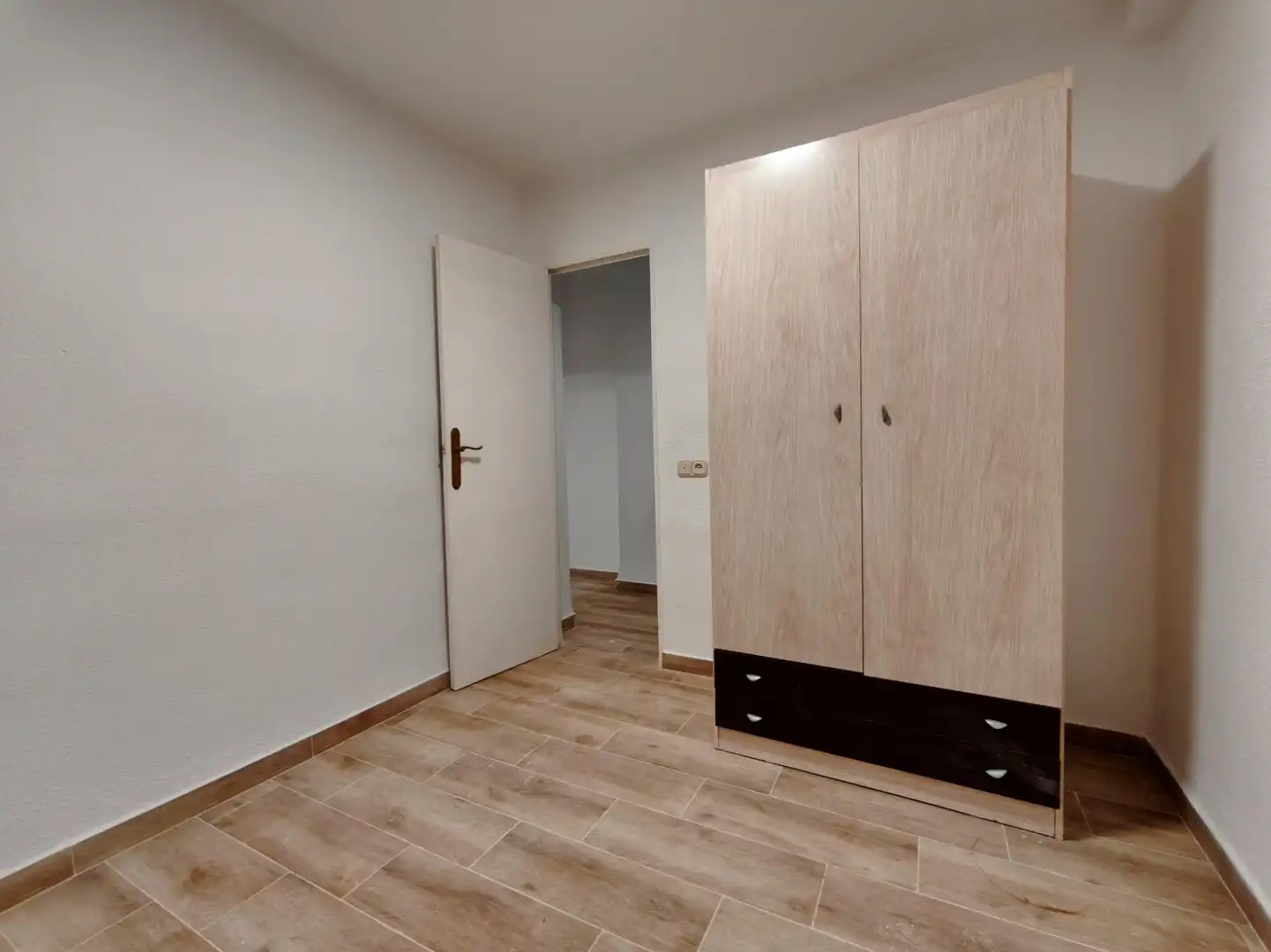 Dormitori de Pis de lloguer en Valencia amb Aire condicionat, Parquet i Terrassa