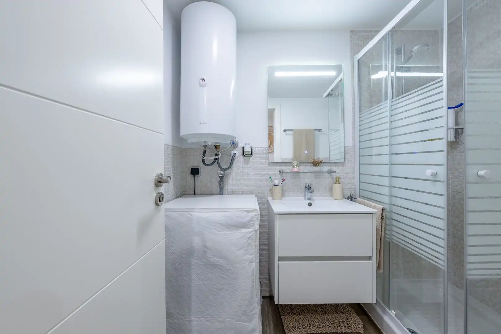 Bathroom of Flat for sale in Calafell  with Air Conditioner, Heating and Terrace