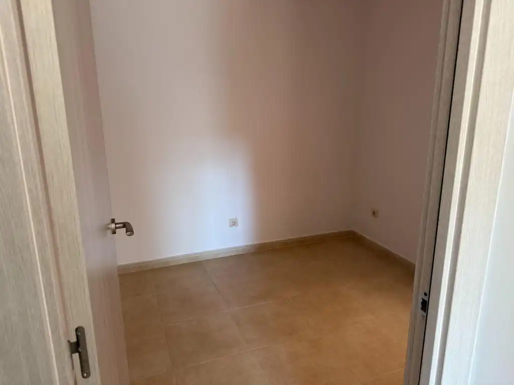 Habitación de Piso en venta en Deltebre con Aire acondicionado, Terraza y Trastero