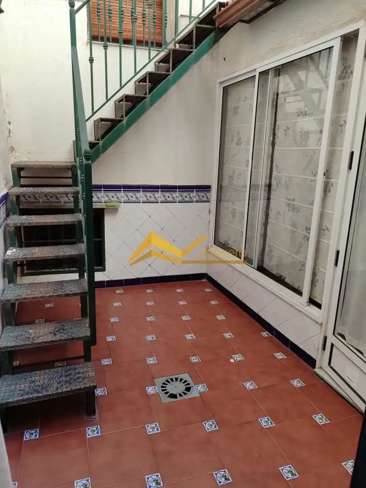 Casa amb terrassa en venda a canovas del castillo, imagen 5