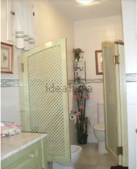 Baño de Planta baja de alquiler en Sevilla con Aire acondicionado, Calefacción y Amueblado