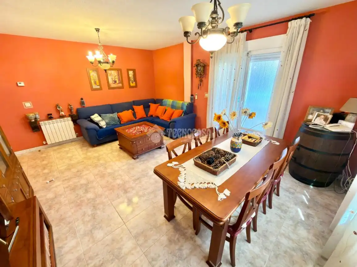 Sala d'estar de Casa adosada en venda en Cabanillas del Campo amb Aire condicionat, Calefacció i Jardí privat