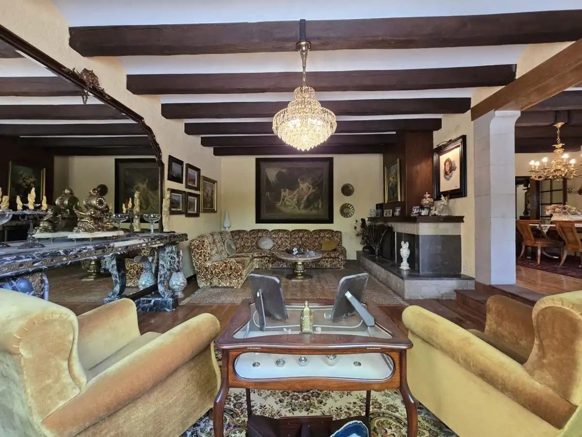 Sala d'estar de Finca rústica en venda en La Roca del Vallès amb Terrassa i Balcó