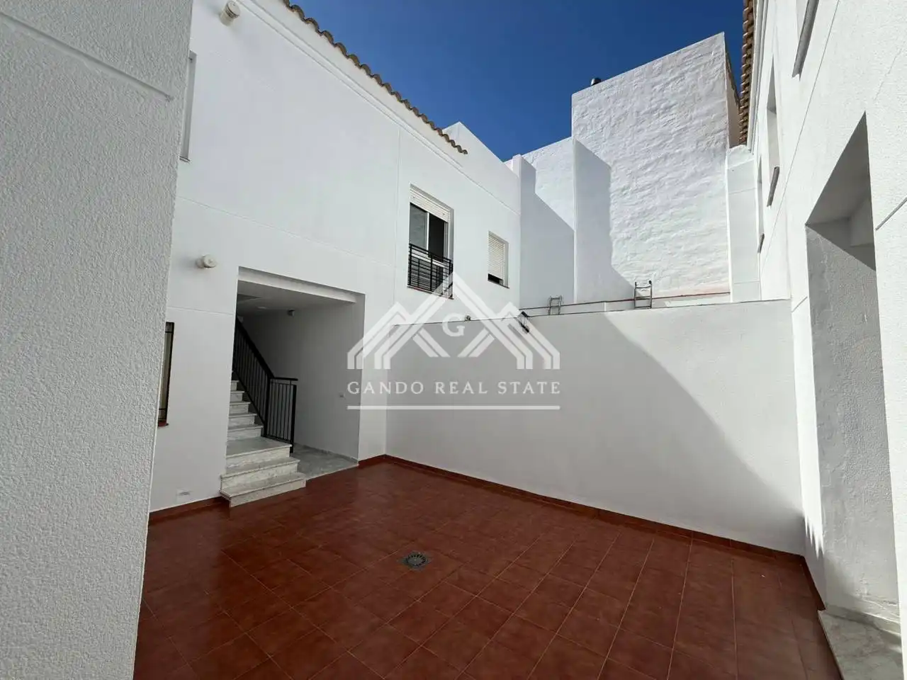 Vista exterior de Piso en venta en Utrera con Trastero y Balcón