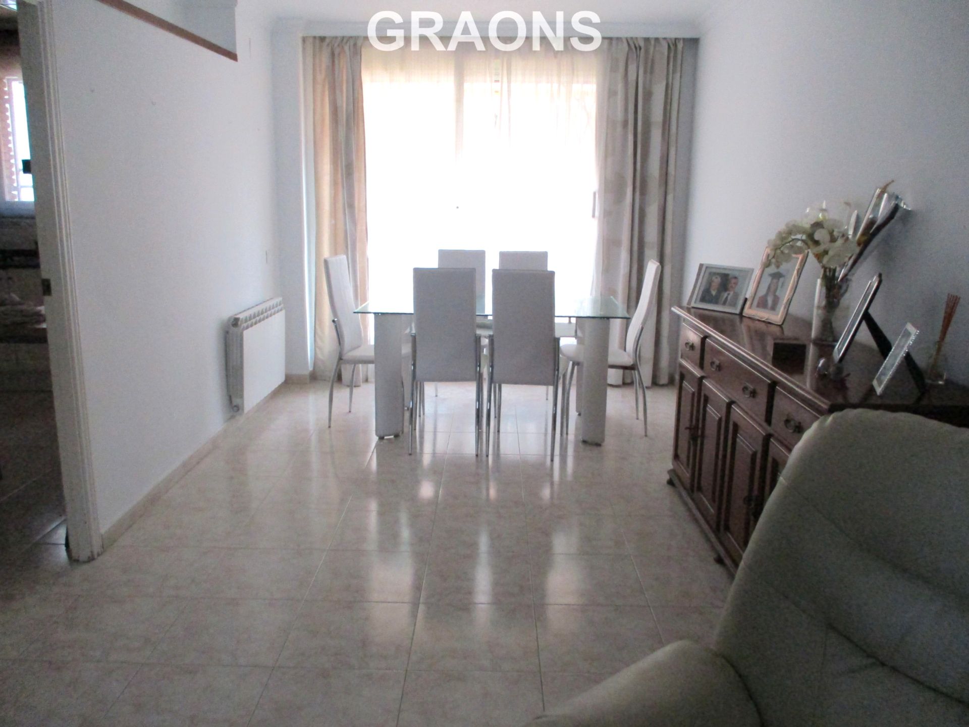 Casa adosada en venta en Carrer Abat Oliba