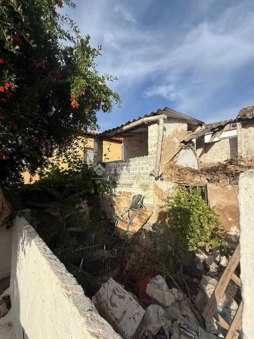 Detached homes for sale in Loja  with Storage room