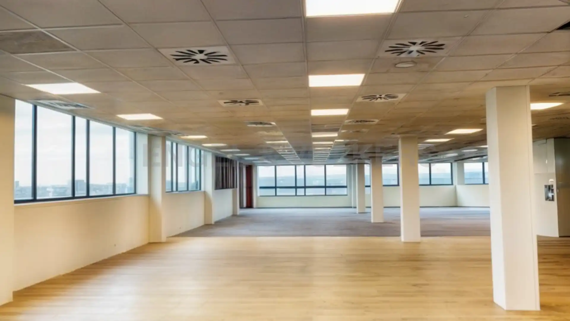 Oficina amb ascensor de lloguer a Zona Industrial