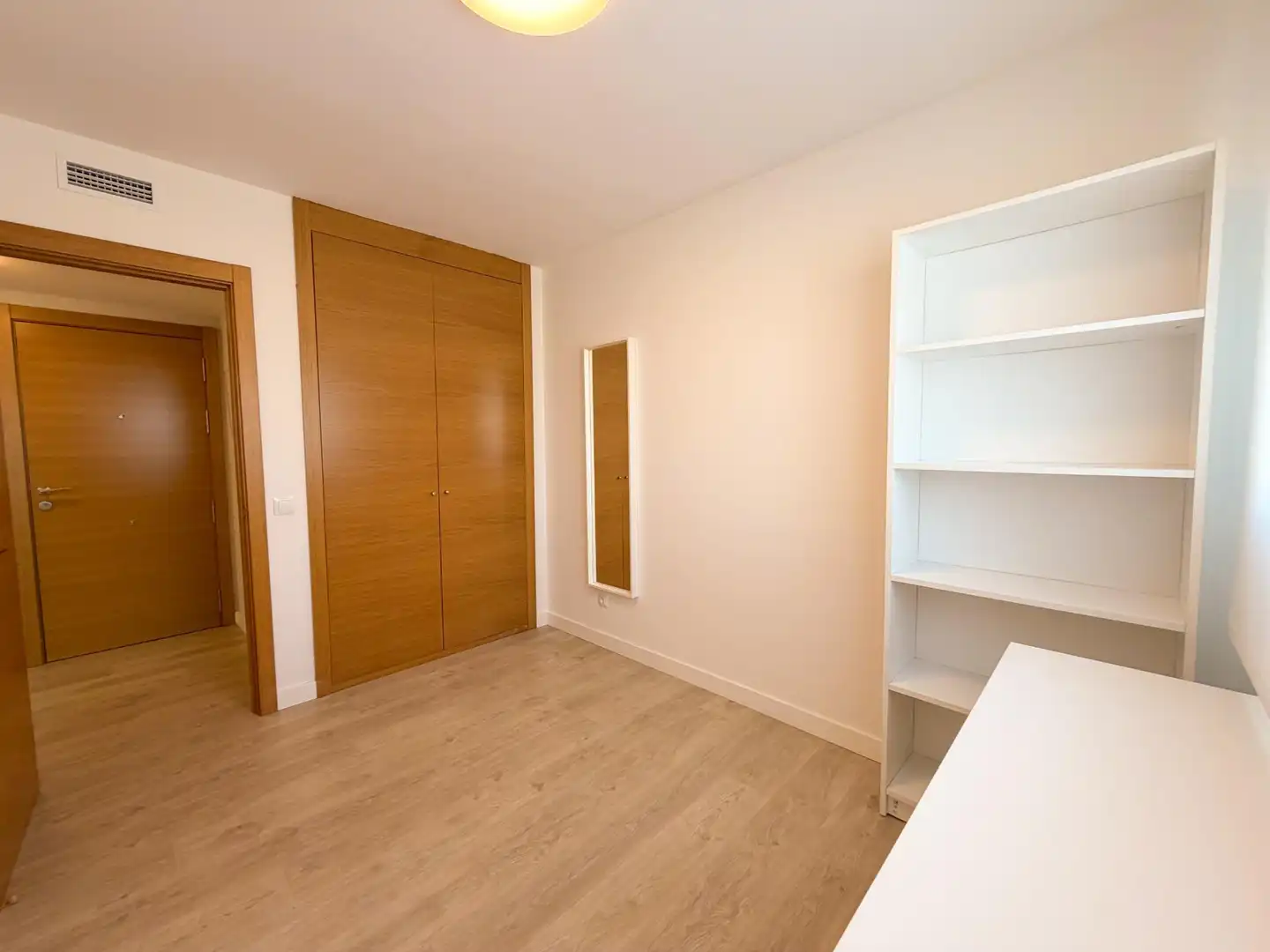 Habitación de Apartamento de alquiler en El Puig de Santa Maria con Aire acondicionado, Calefacción y Terraza